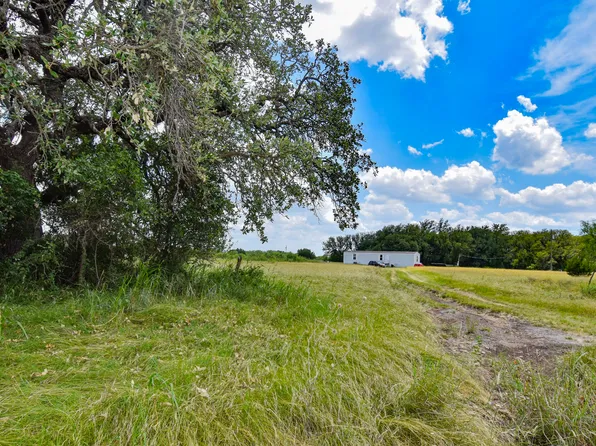 95 Homestead Dr, Rochelle, TX 76872