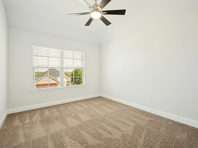2125 Olivereta Dr — Photo 9