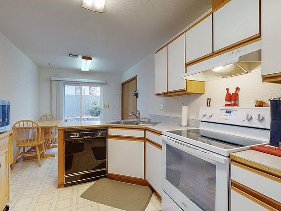 4th image of 4227 W John Day Pl