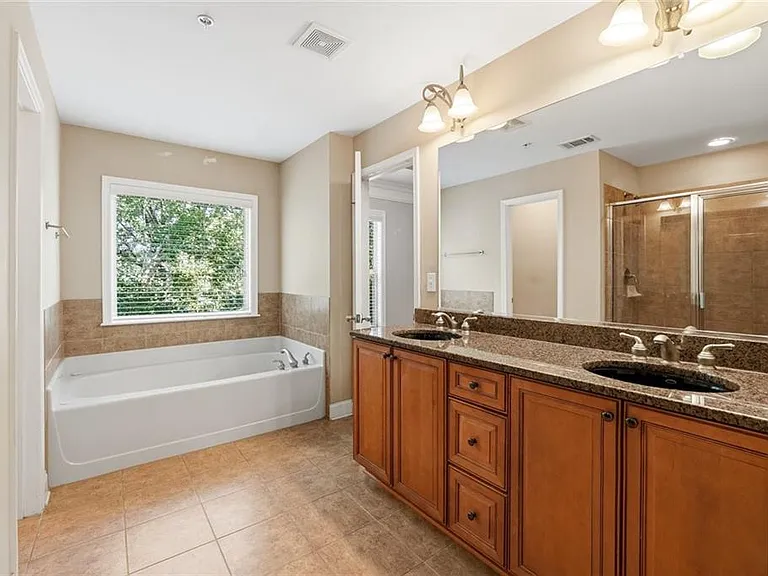 9040 Woodland Trl — Photo 16