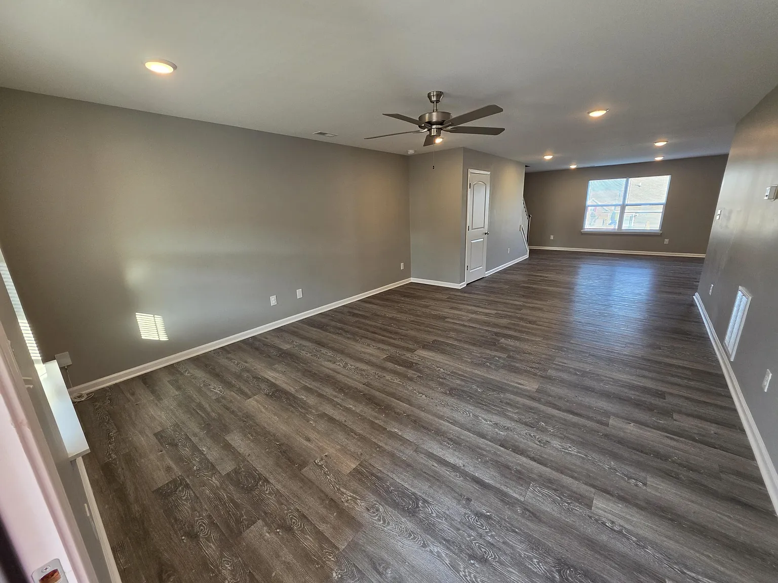 4 bed, 2.5 bath, 2443 sqft, $2,600 — Photo 2