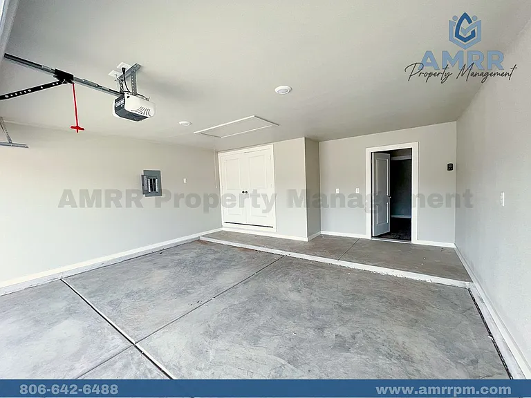 2030 Kenwood Ave — Photo 31