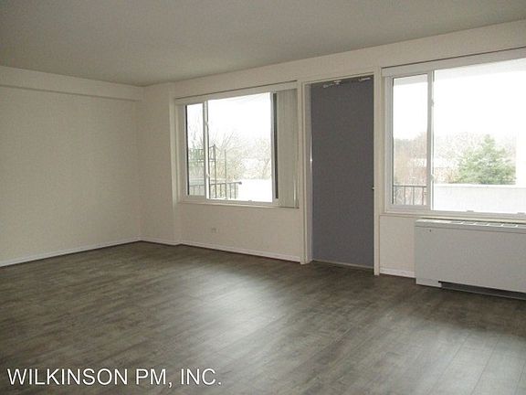 4th image of 4501 Arlington Blvd APT 403