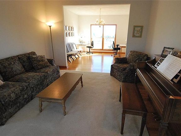 5th image of 1030 Wheatfield Way