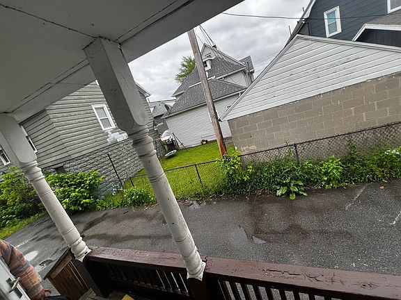 2nd image of 96 Arnold Pl APT 2