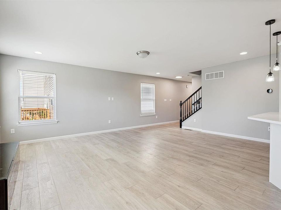 325 Charlestowne Place Dr, Saint Charles, MO 63301 Zillow