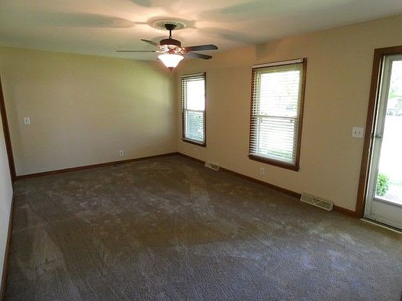 3rd image of 2403 Hillmont Dr