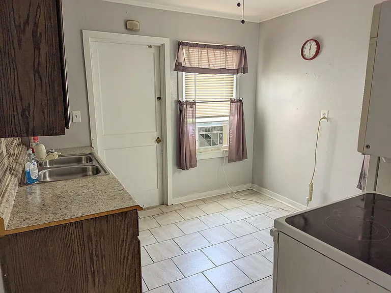 1008 Ridgeway St — Photo 11
