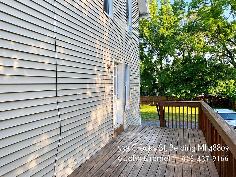 539 Crooks St — Photo 4