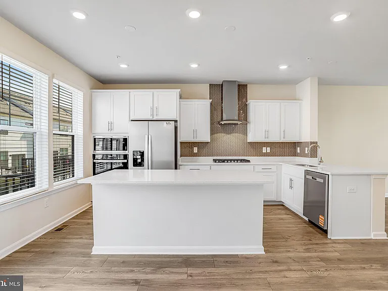 385 Ensemble Way — Photo 10