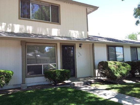 3rd image of 1049 Briarwood Dr