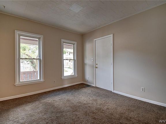 5th image of 16 Condon Ave