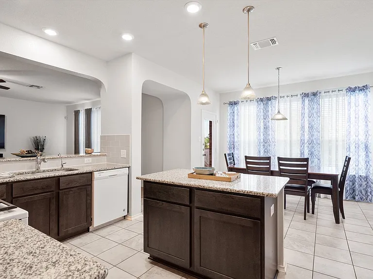 1208 Ravenside Cv — Photo 16