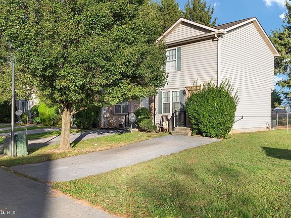 2nd image of 45 Dorothy Ct