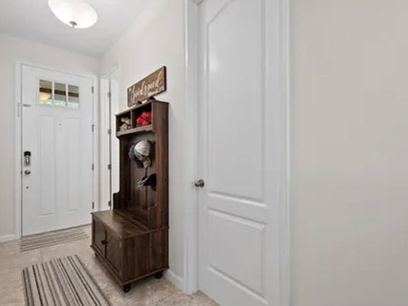 2nd image of 11811 Meadowgate Pl