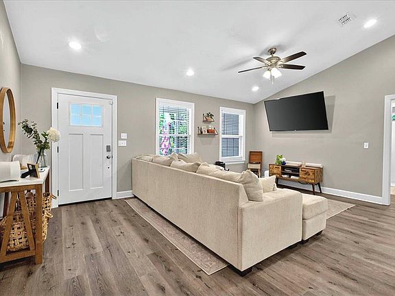 4th image of 2539 Lawrence Dr