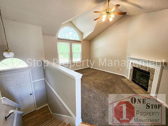 2nd image of 1017 SE Steeple Dr