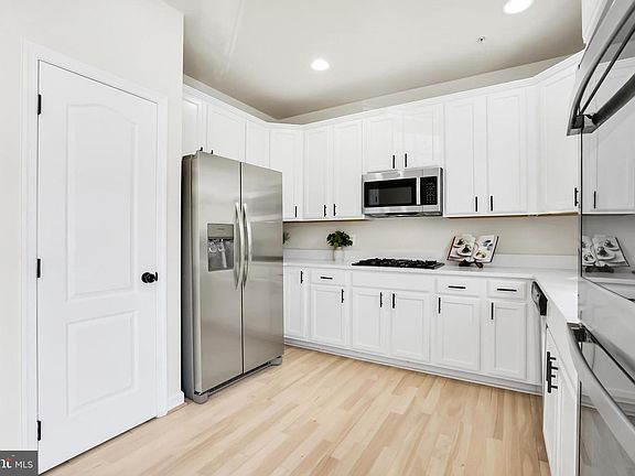 5th image of 4258 Talmadge Cir