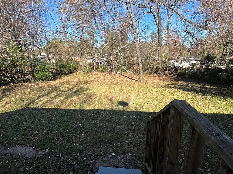 2206 Hillside Ave — Photo 11