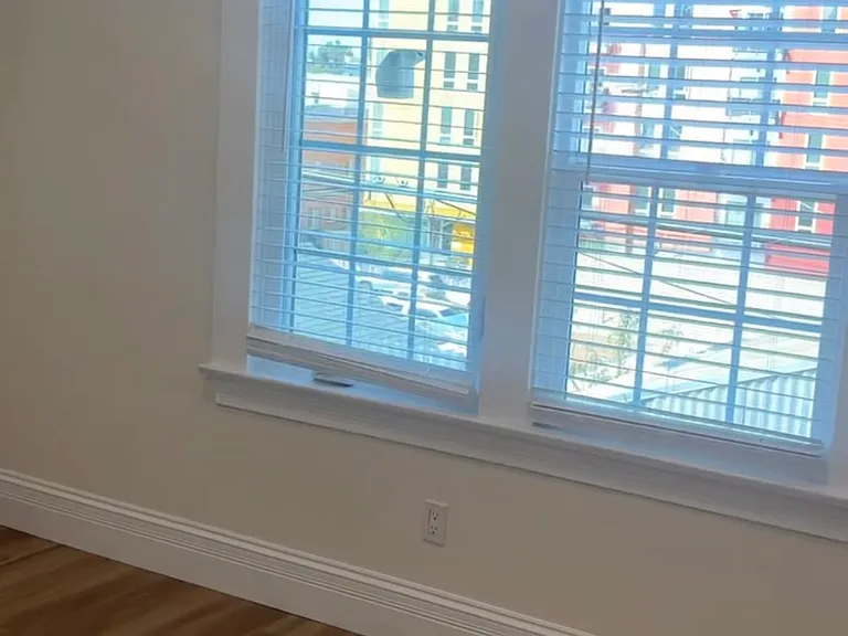 1037 S Vermont Ave #5 — Photo 6