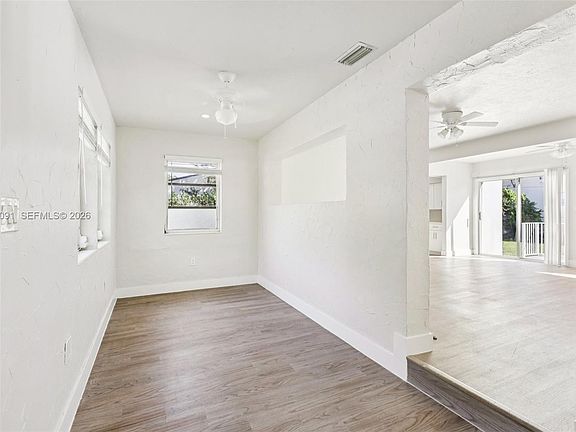 2nd image of 807 N 26th Ave