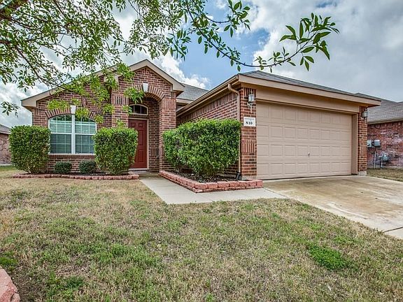 2nd image of 810 Bastrop Dr