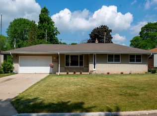 W178N8771 Queensway St, Menomonee Falls, WI 53051