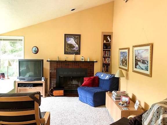 2nd image of 5801 NE Voyage Ave APT 42