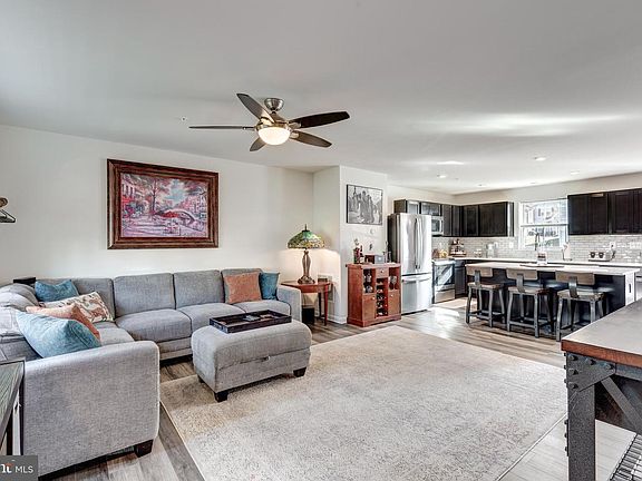 3rd image of 525 Bull Run Rd