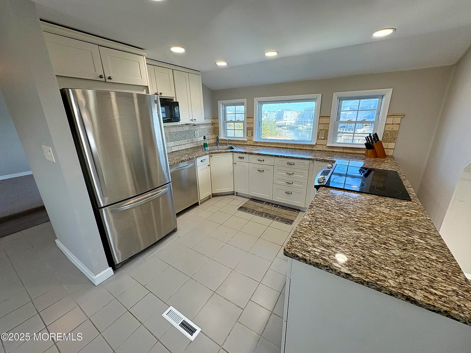 4 bed, 1176 sqft, $3,000 — Photo 4