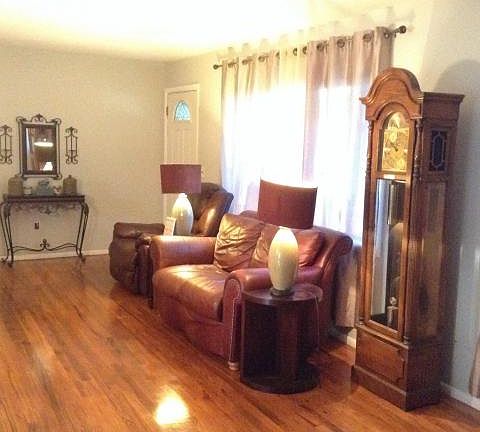 4th image of 3151 Richmond Ave
