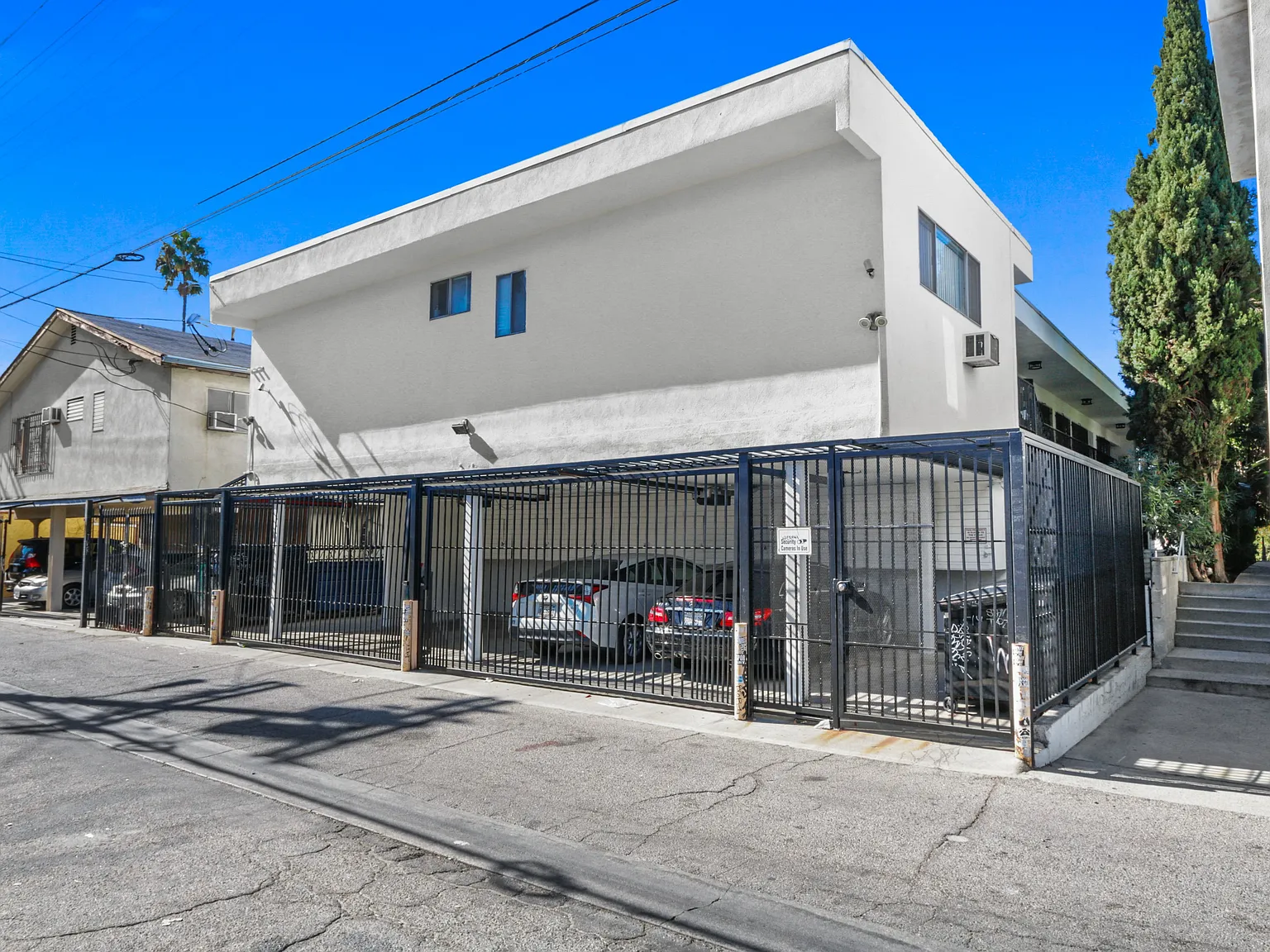 514 N Hayworth — Photo 3