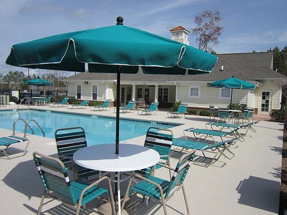 all photos from http://www.conway.universitysuites.net/