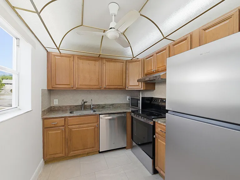 452 Brittany Dr #J — Photo 19