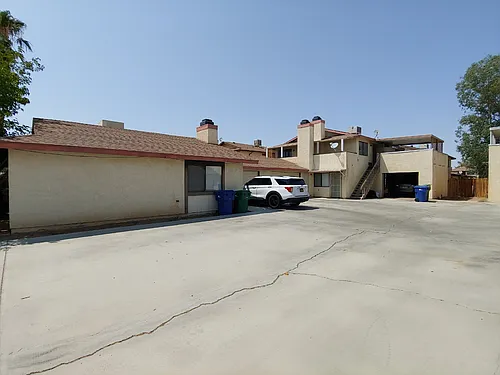 940 W Graaf Ave Photo 1