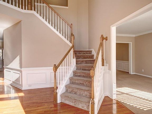 3rd image of 3989 Shallowford Green Ct