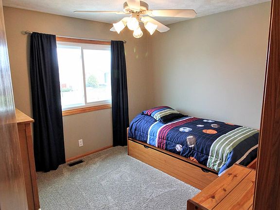 3rd image of 2033 Vavrina Ln