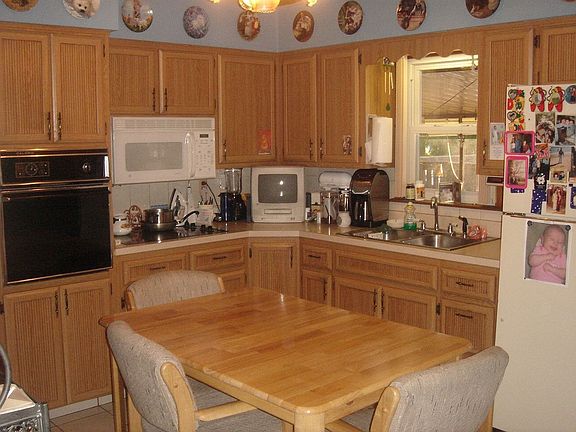 Spacious Eat-In-Kitchen 