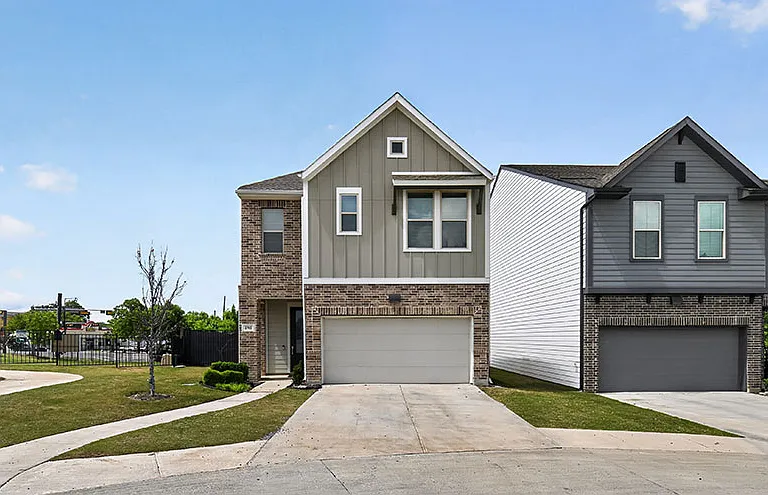 Echelon At Reverchon Bluffs Rental Homes — Photo 19
