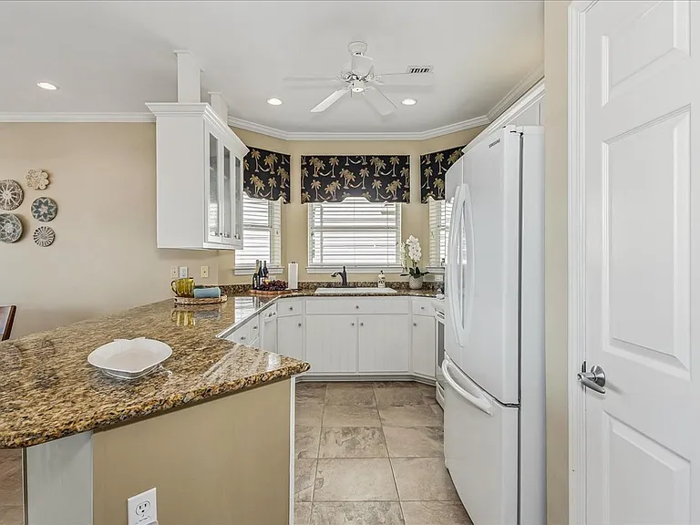 1070 Fort Pickens Rd — Photo 18