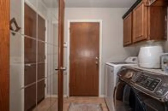 7500 Meadow Lake Dr — Photo 8