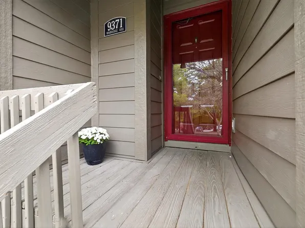 9371 S Lake Ridge Dr, Bloomington, IN 47401