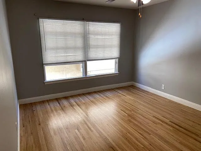 650 Levering Ave — Photo 15