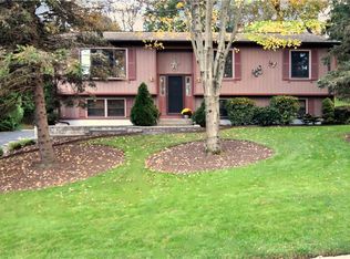 2 Mussey Brook Rd, Lincoln, RI 02838