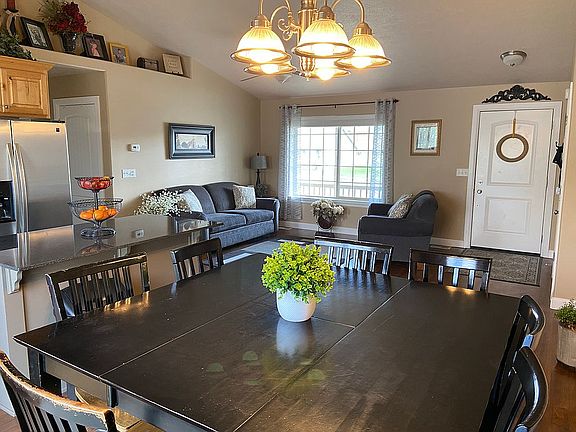 3rd image of 309 Oaktrail Dr