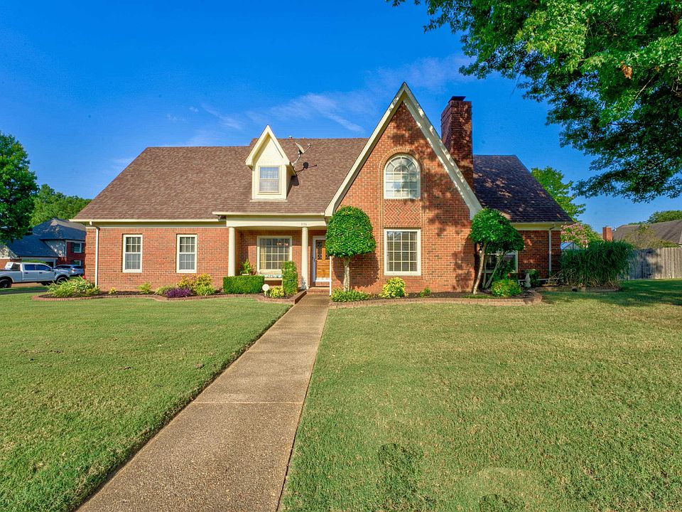 1st image of 936 Ten Oaks Dr