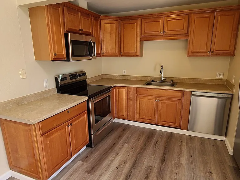 850 E Cotati Ave #4 — Photo 8