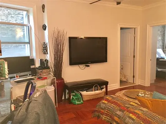 Rented by Bank Neary | media 69