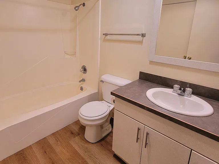 1340 Summers Ln #2 — Photo 10