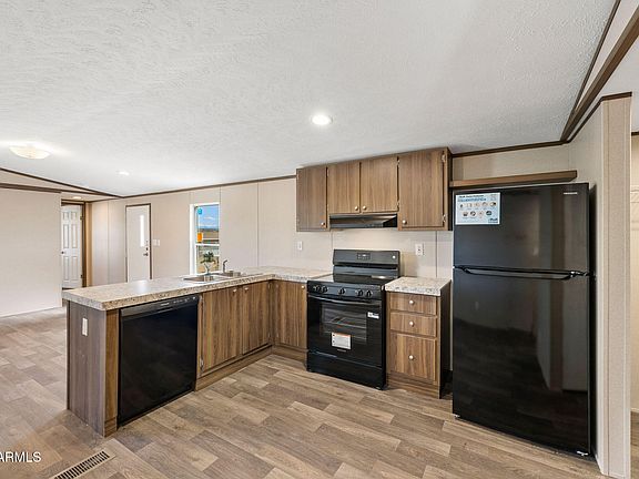 3rd image of 25406 N JUNIPER Road